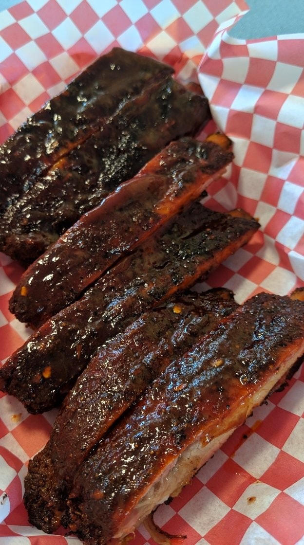 Ribs with red checkered paper